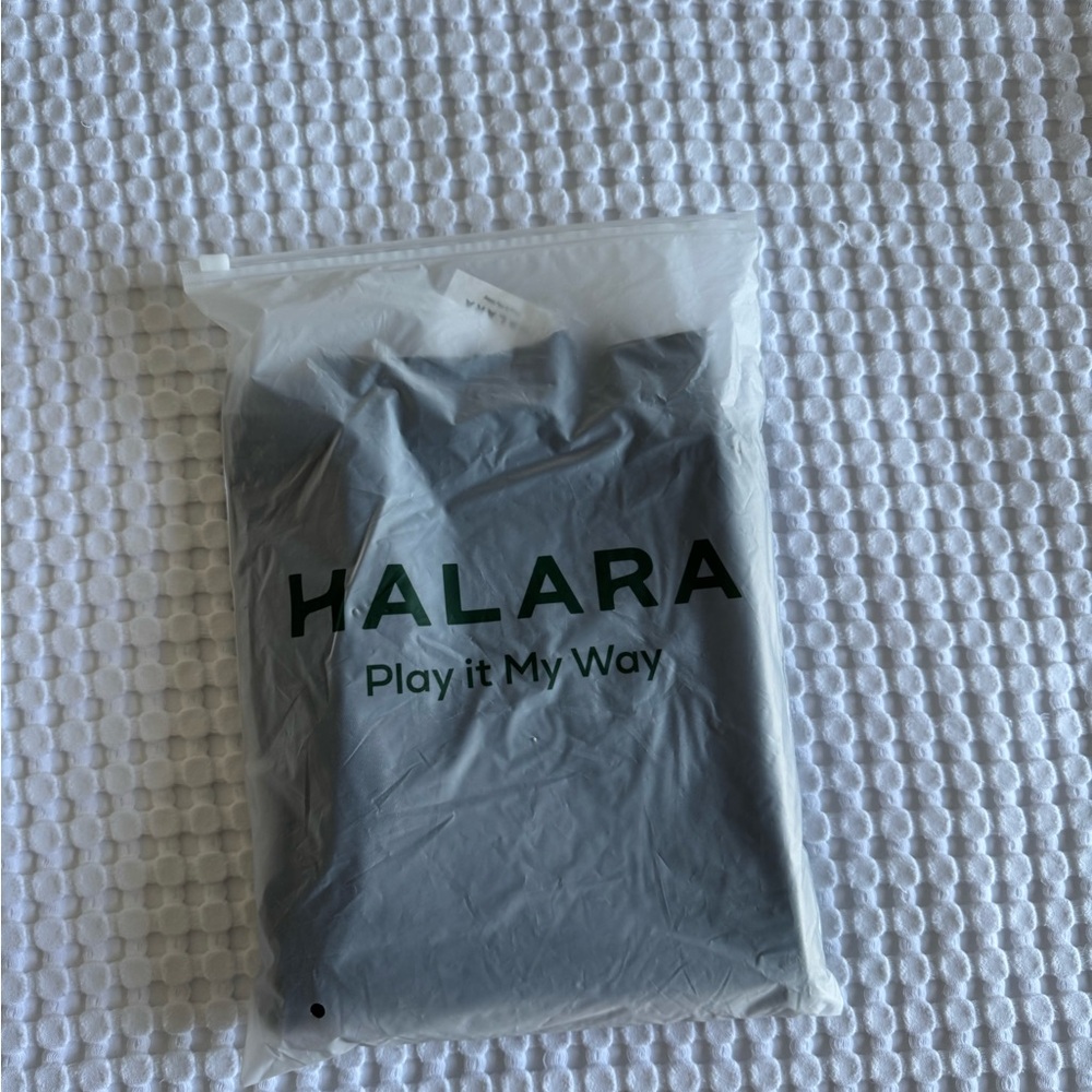 NWT Halara Black Crossover Flared Jeggings - Picture 7 of 7